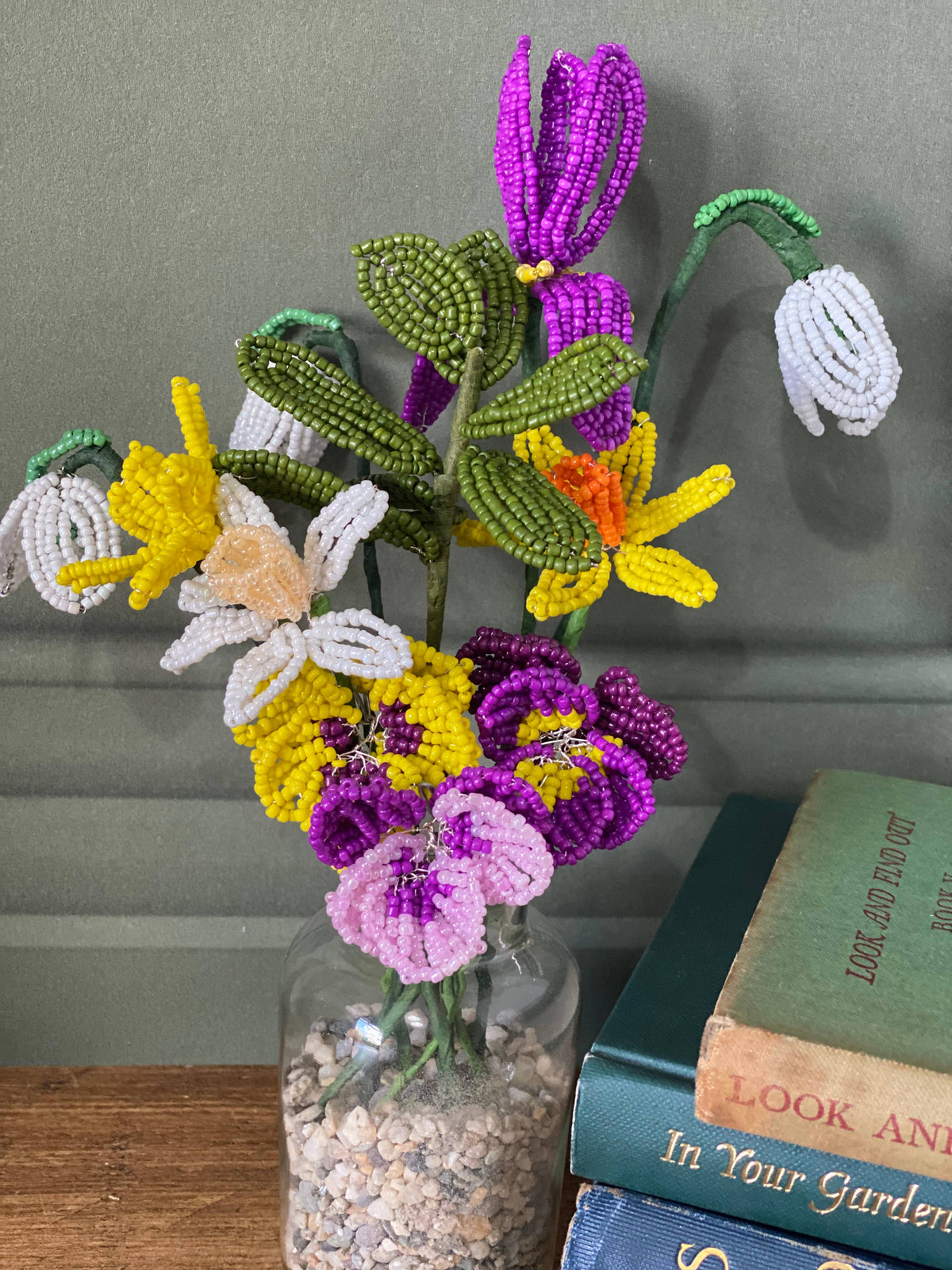 Spring Chorus Vase Craft Kit. A Creative Gift Idea. 