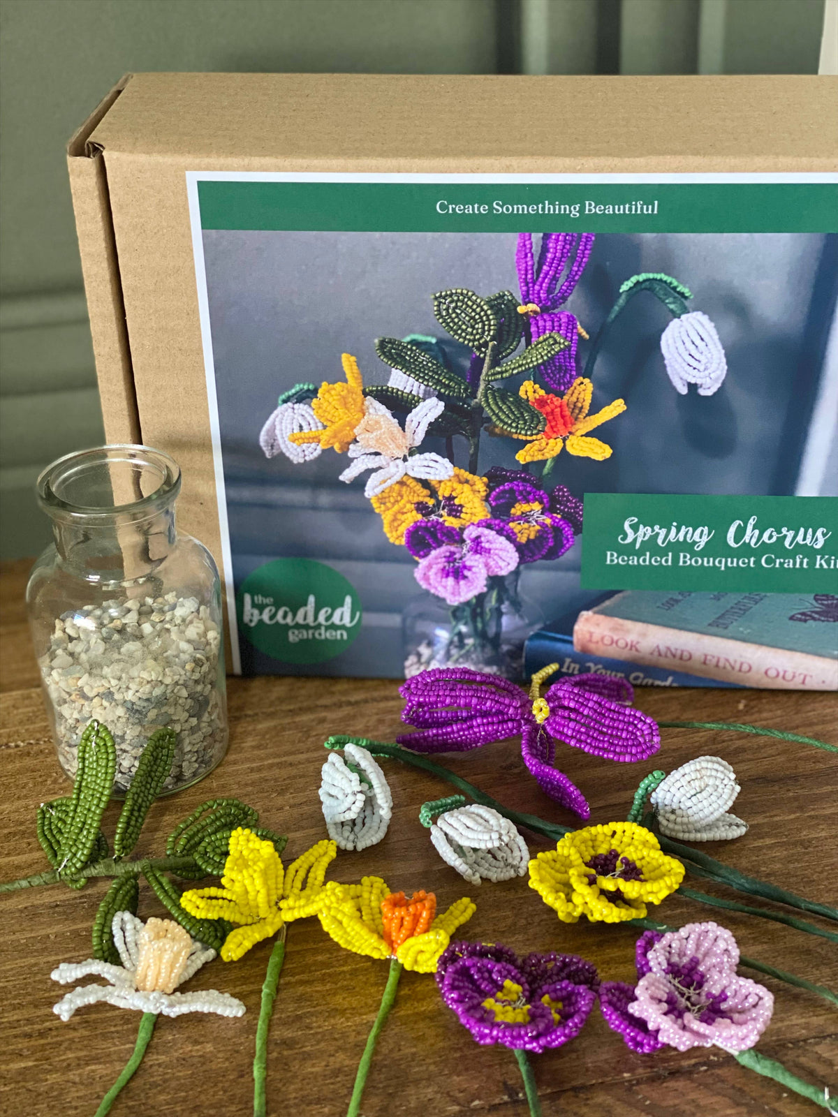Spring Chorus Vase Craft Kit. A Creative Gift Idea. 