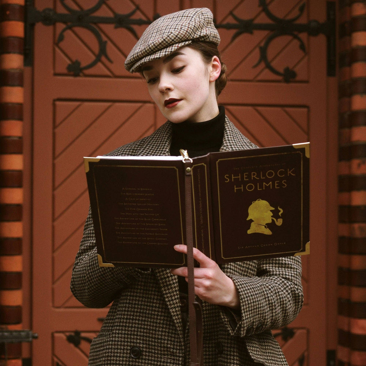 Sherlock Holmes Silhouette Burgundy Book Handbag Crossbody Clutch: Large