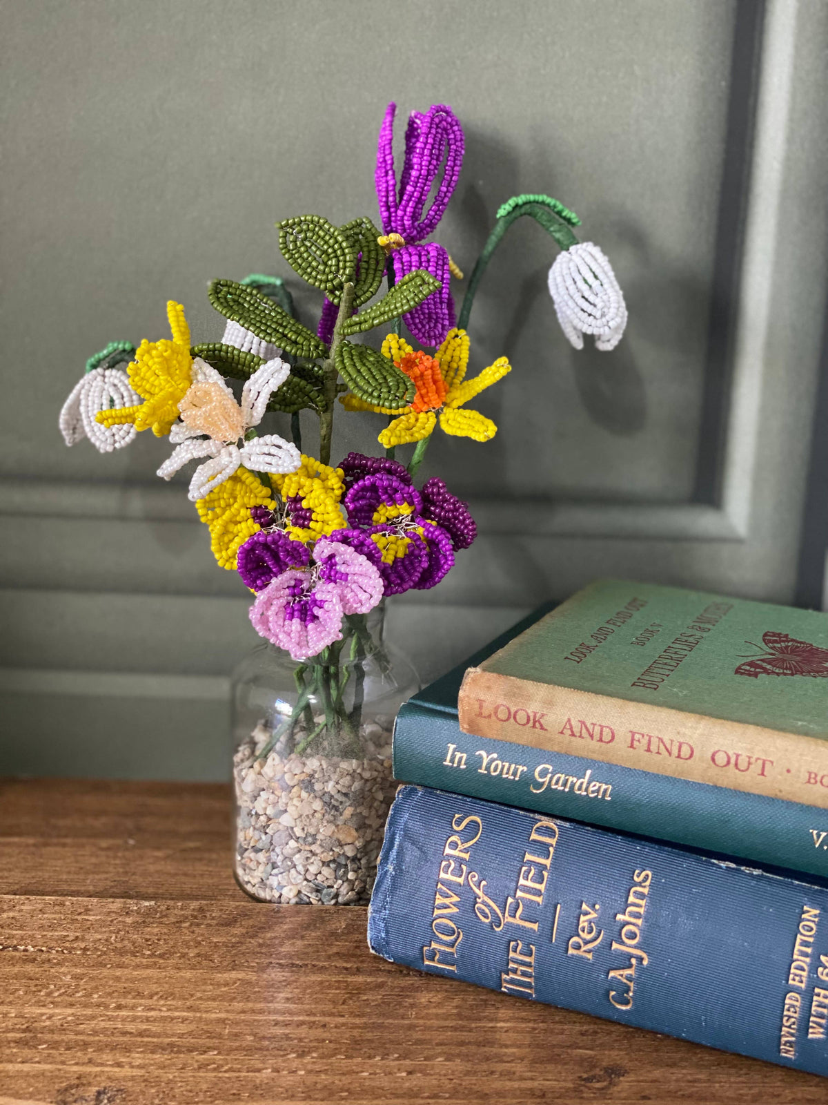 Spring Chorus Vase Craft Kit. A Creative Gift Idea. 